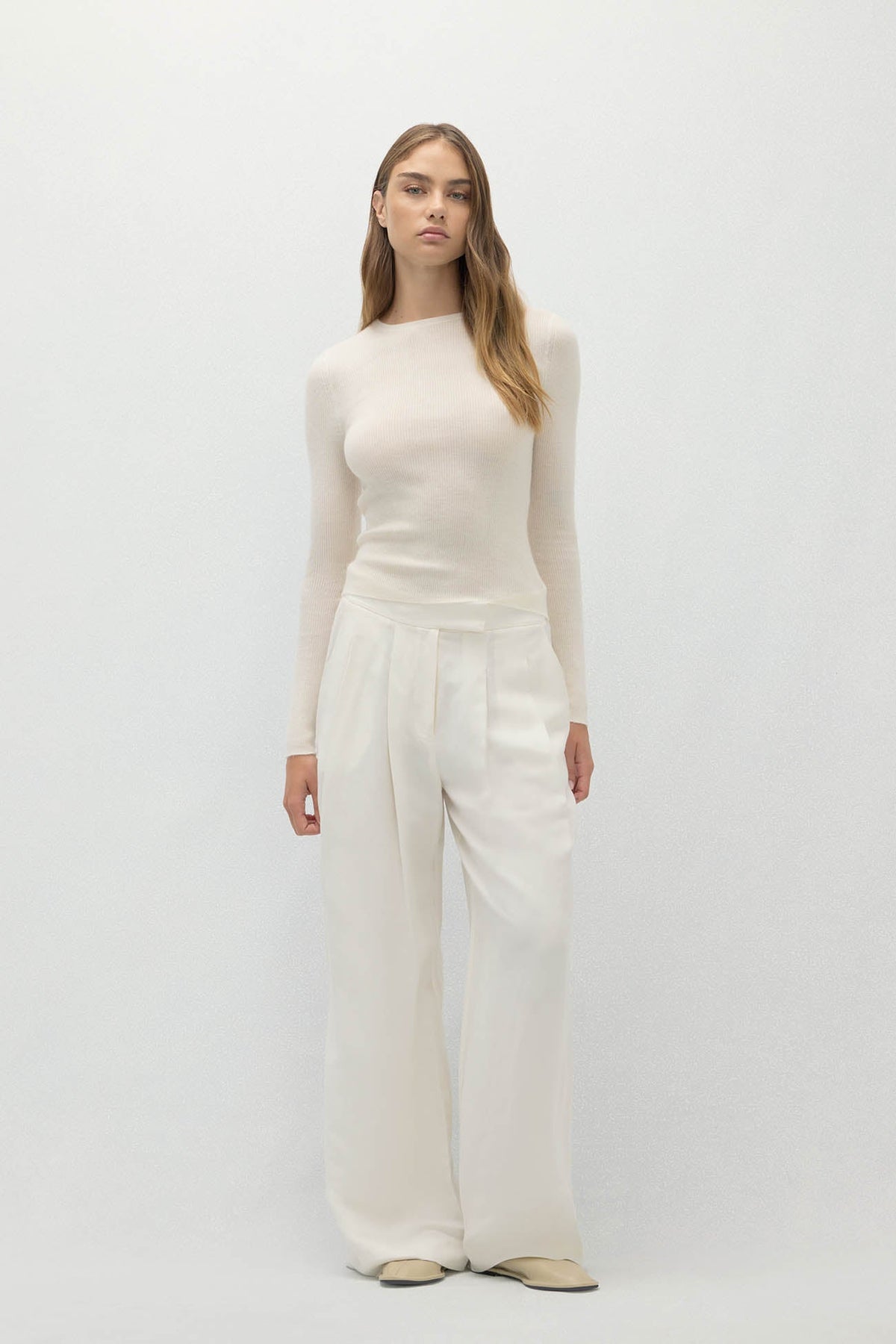 AMBER CASHMERE CREWNECK