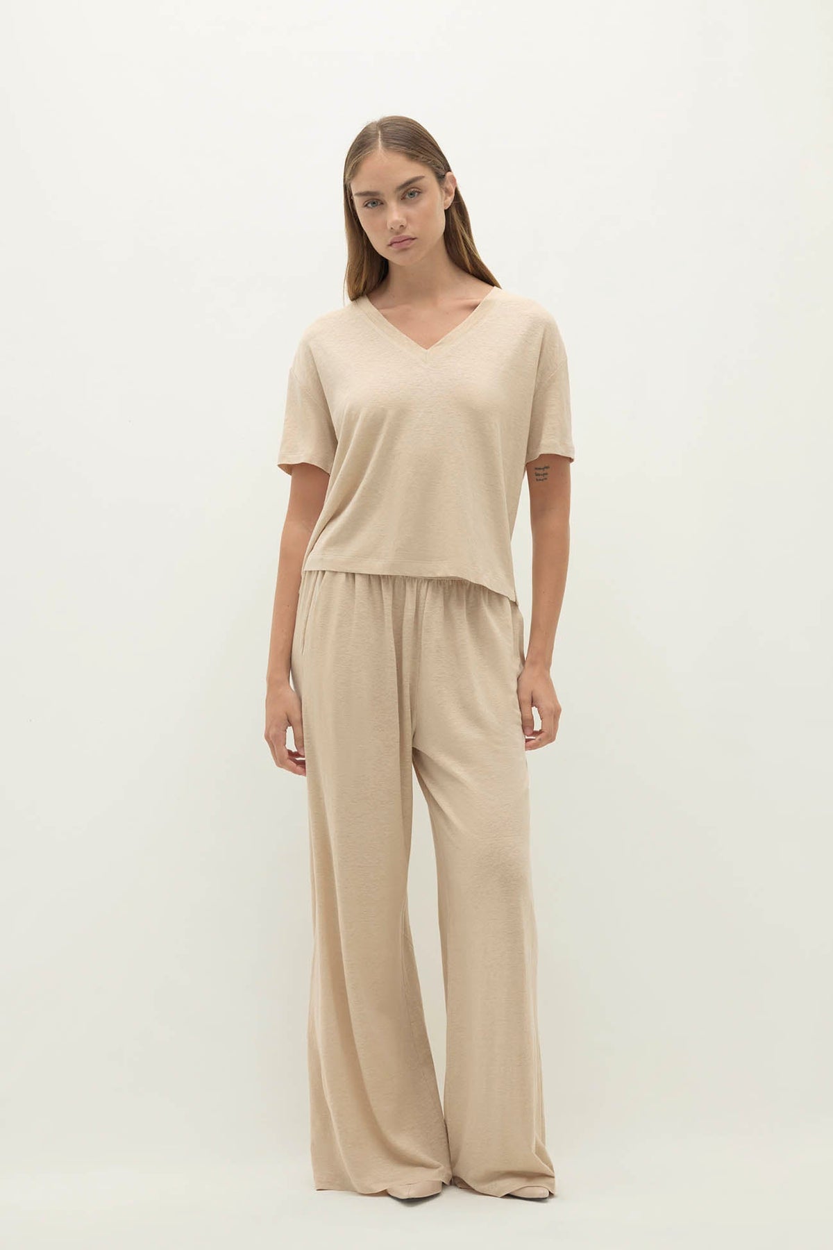 TAWNIE LINEN V-NECK TEE