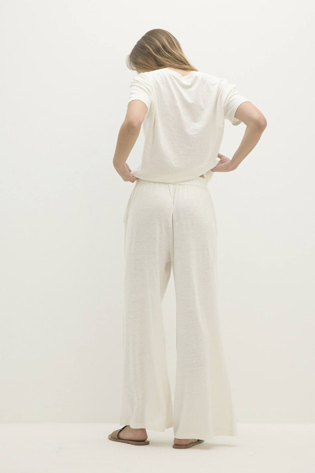 TAWNIE LINEN V-NECK TEE