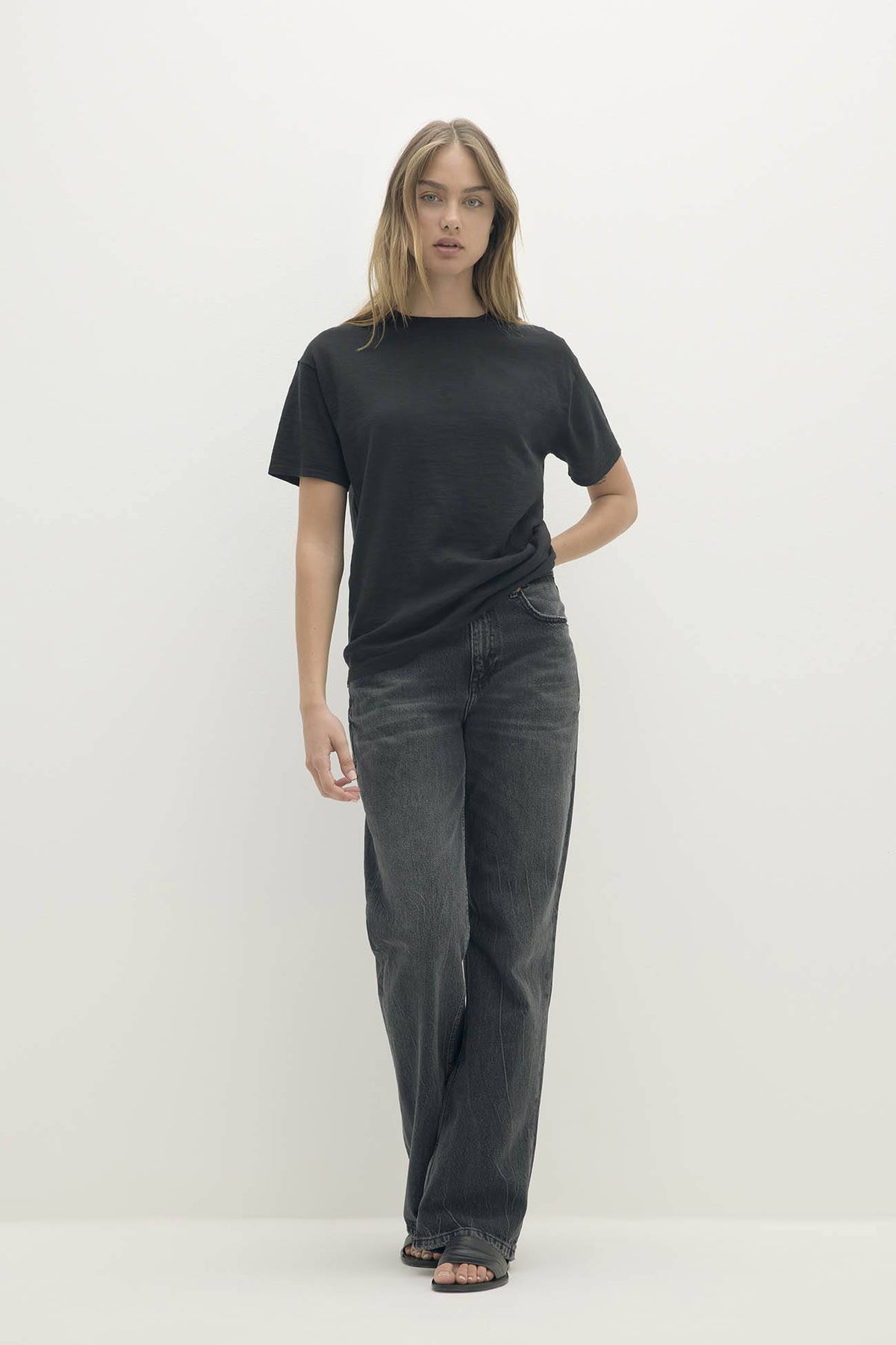 STACI ORGANIC COTTON BOYFRIEND CREWNECK TEE