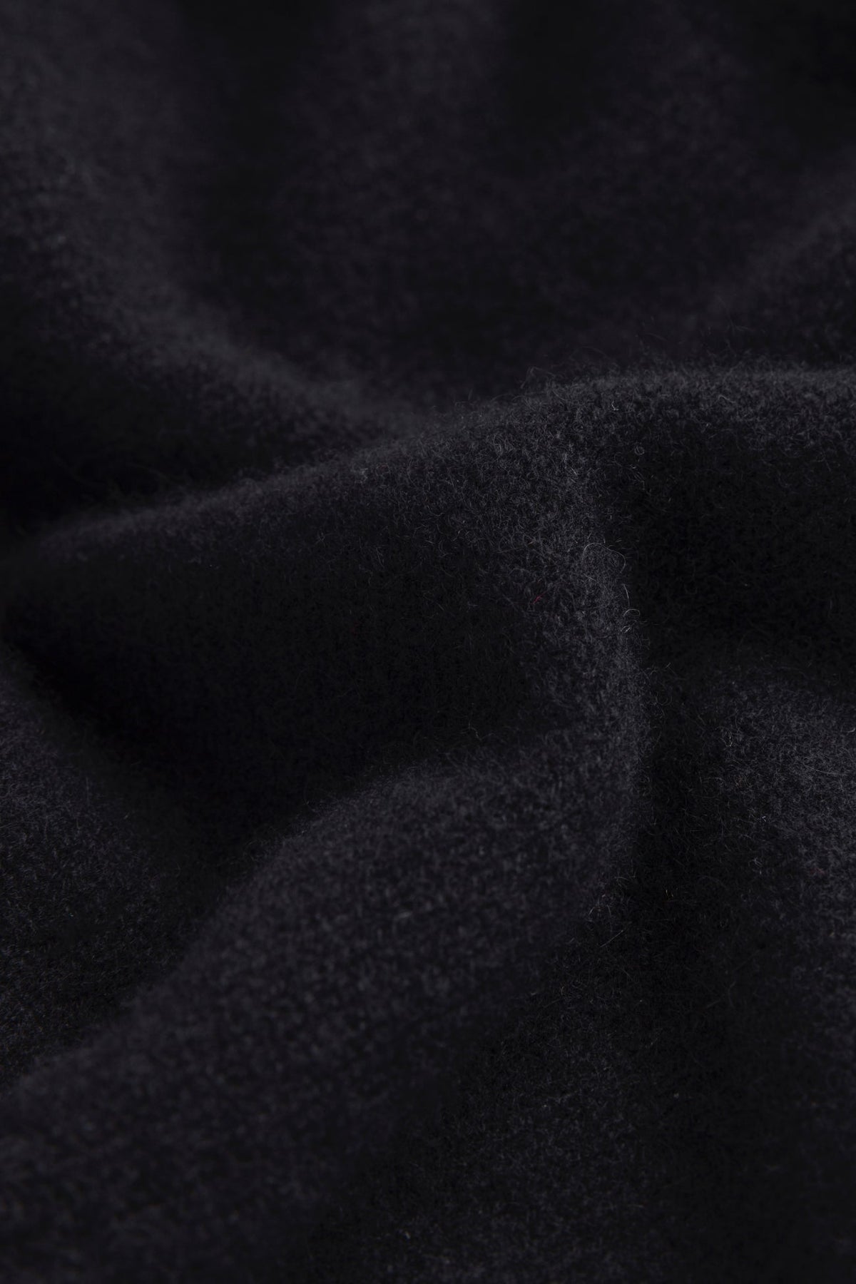 EMBER CASHMERE TURTLENECK